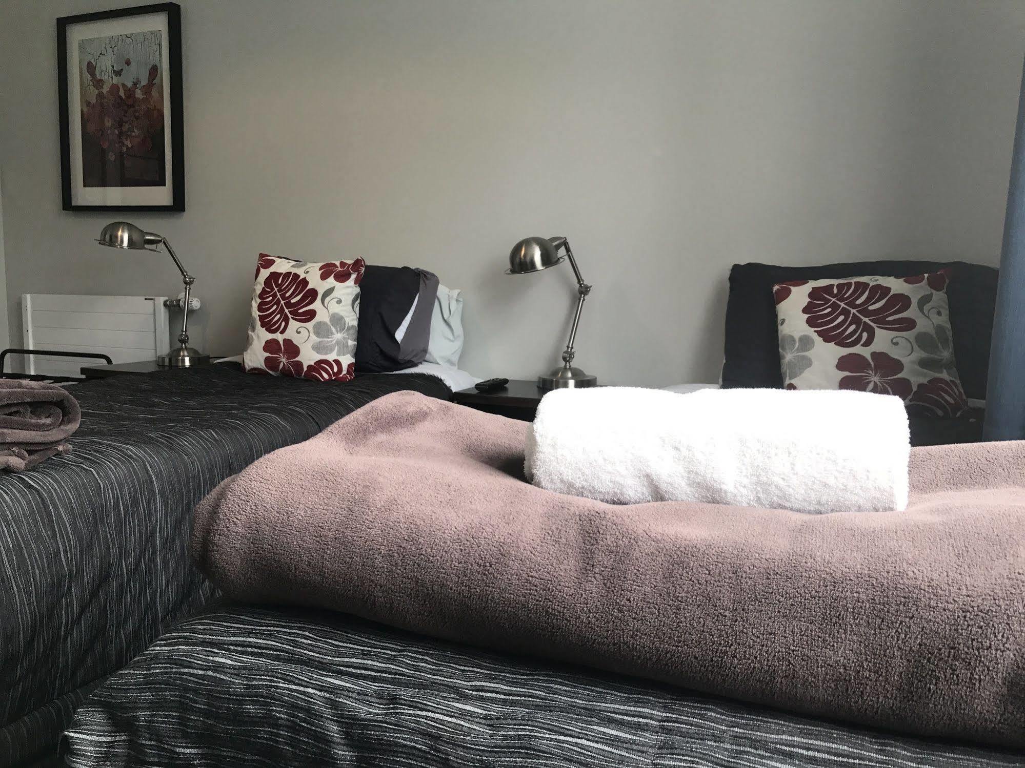 Haka House Christchurch Exterior foto A massage table